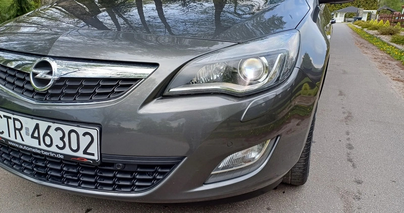 Opel Astra cena 27800 przebieg: 189000, rok produkcji 2011 z Tczew małe 596